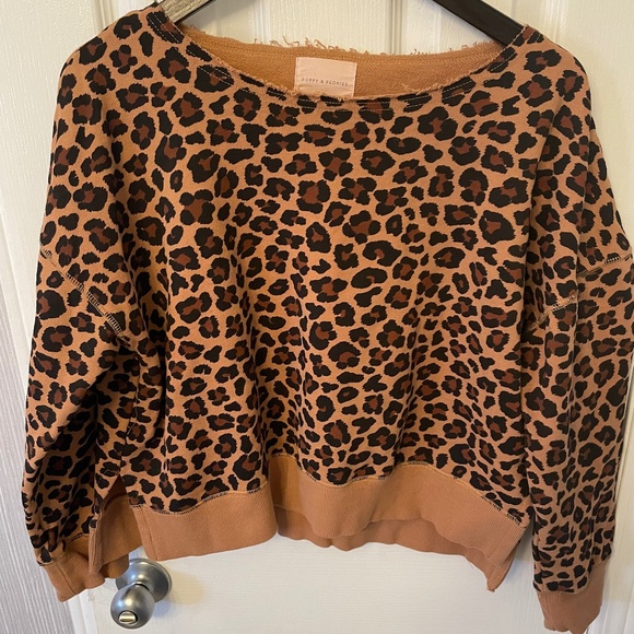 5 for $15  NWOT POPPY & PEONIES Leopard Print Sweatshirt Boxy Cropped Raw Edge - Picture 1 of 6